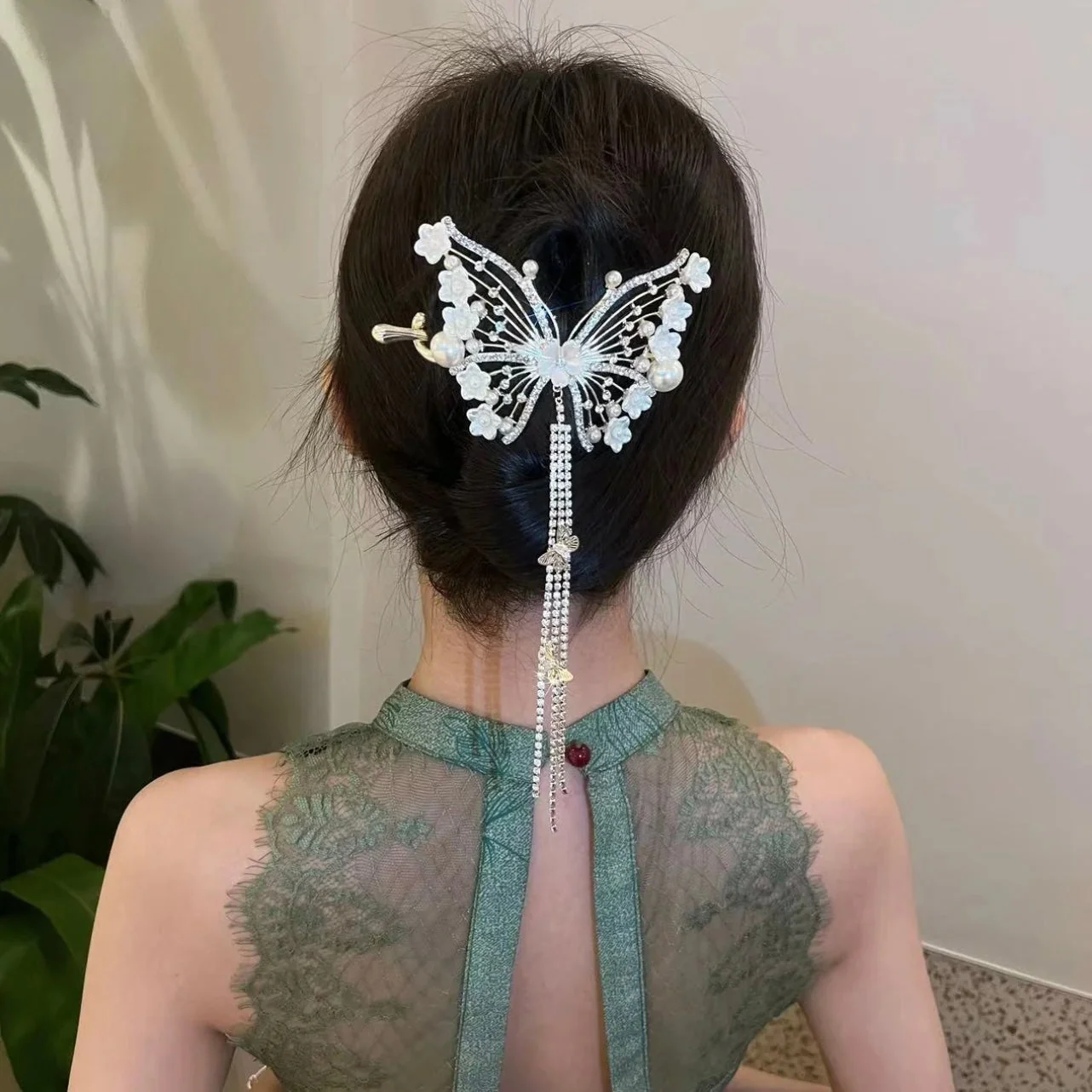 Butterfly Tassel Twist Clip - Image 5